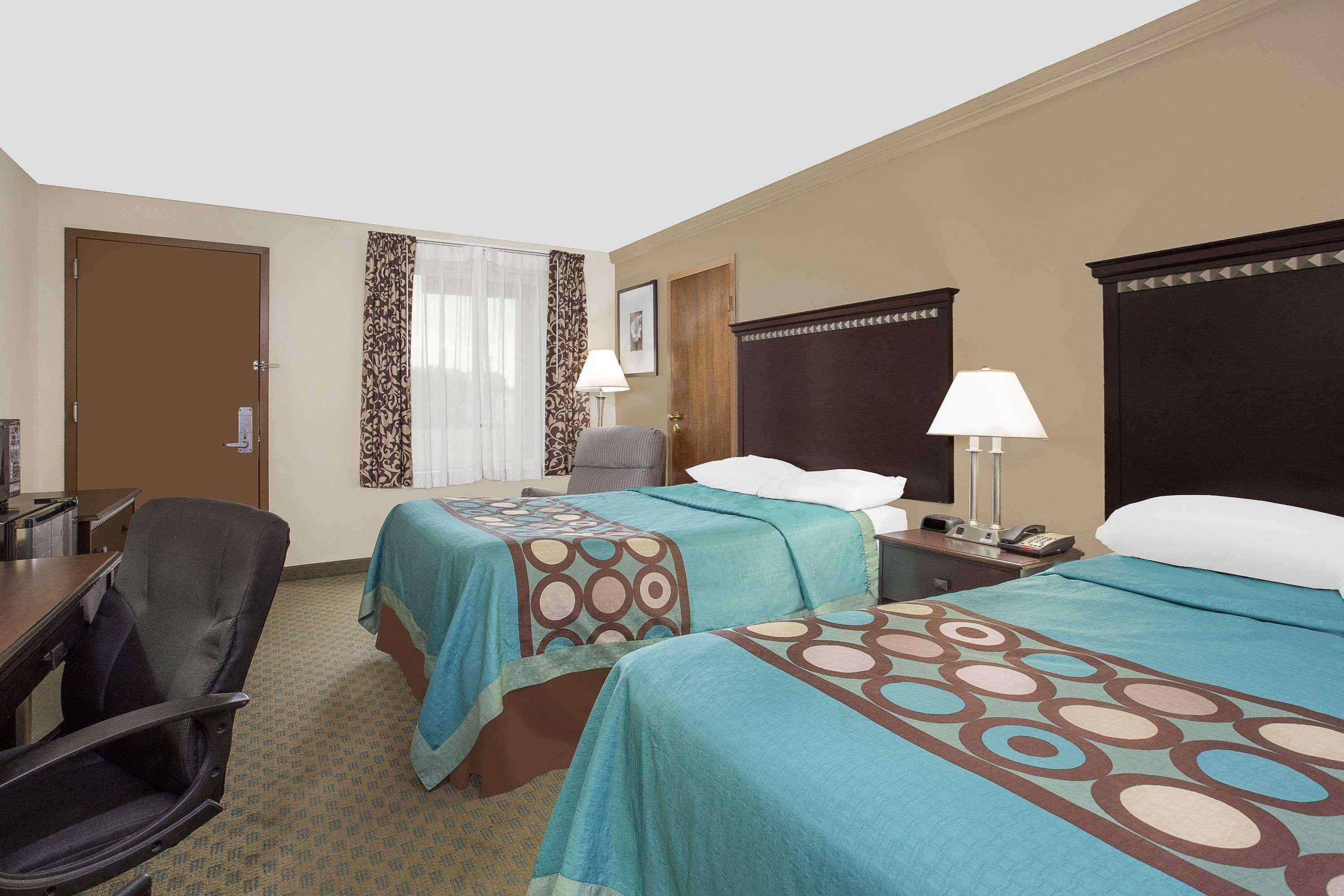 Super 8 By Wyndham Danville Exterior foto